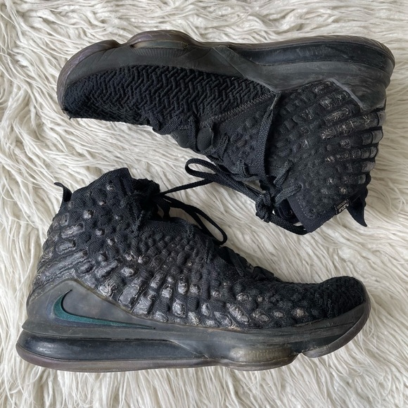 Nike LeBron 17 Global Currency Black Textured Lace Up Basketball Sneakers Sz 11 - Picture 2 of 10